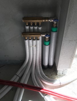 Diramazione tubature rivestiti neoprene per impianto idrico in casa civile